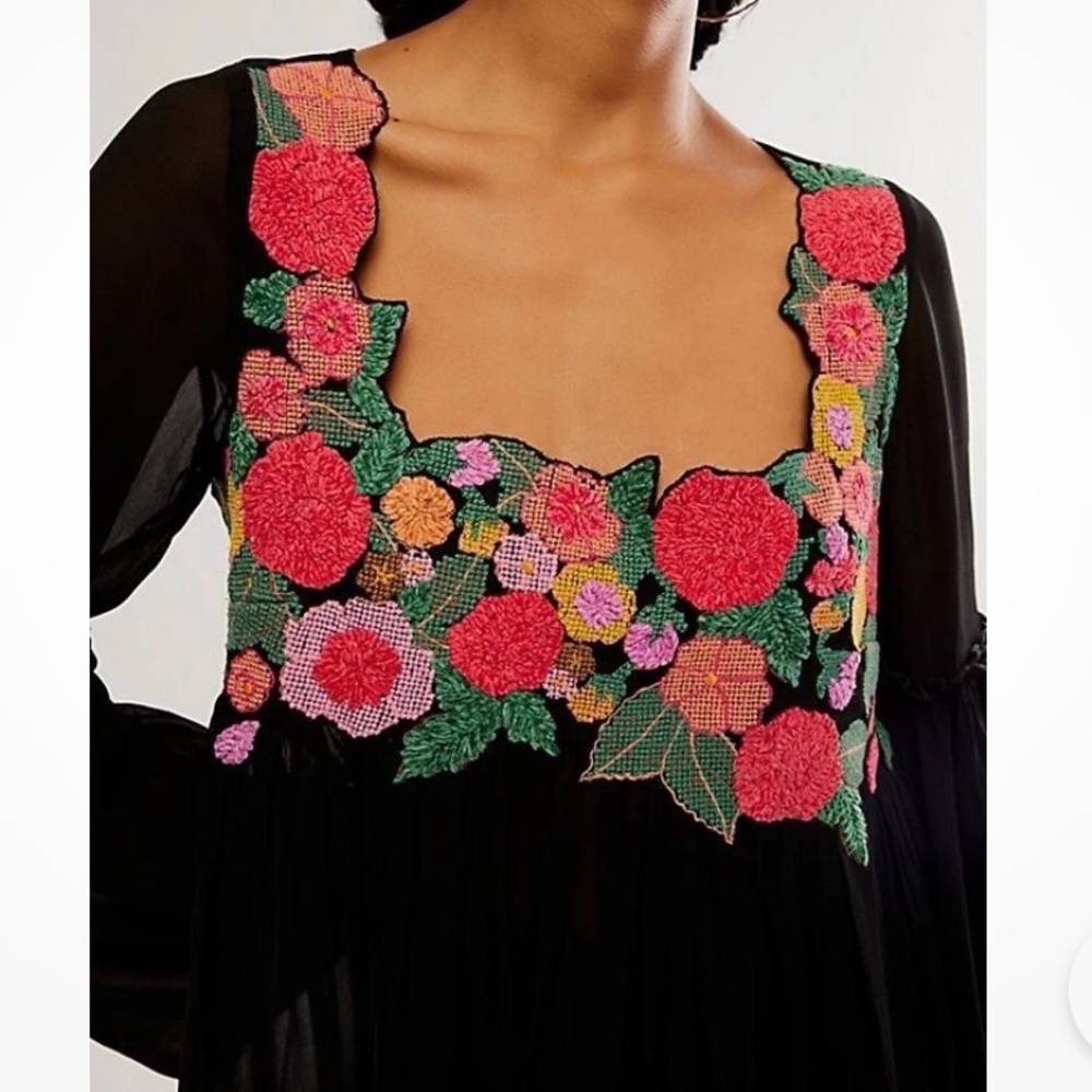 Free people Madeline Floral Embroidered Black Tunic top size S NWOT - Picture 3 of 7